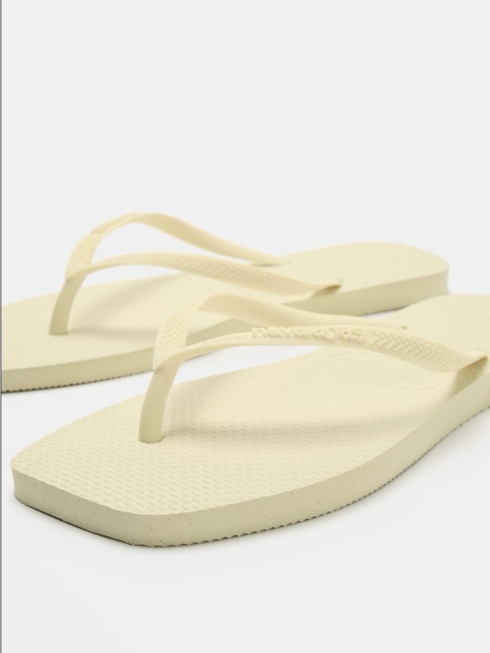 HAVAIANAS ® X ZARA SANDALS